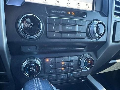 Used 2018 Ford F150 Platinum w/ Equipment Group 701A Luxury image 34