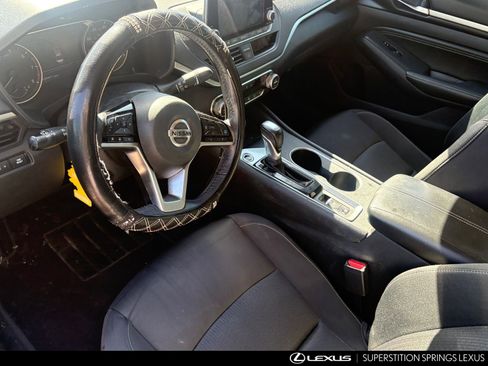 Used 2019 Nissan Altima 2.5 SV FWD image 10