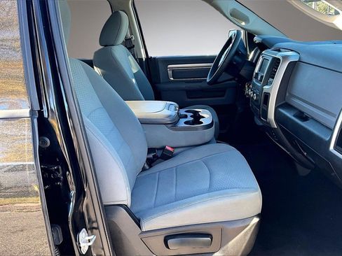 Used 2019 RAM 1500 Classic SLT image 29