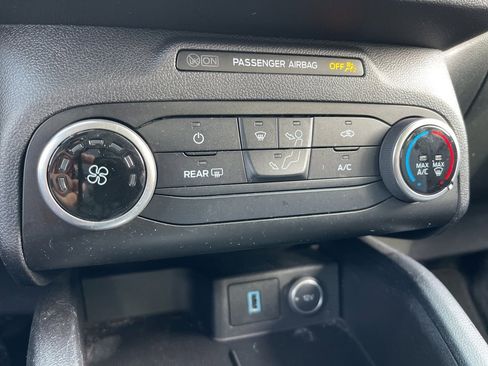 Used 2020 Ford Escape S image 12