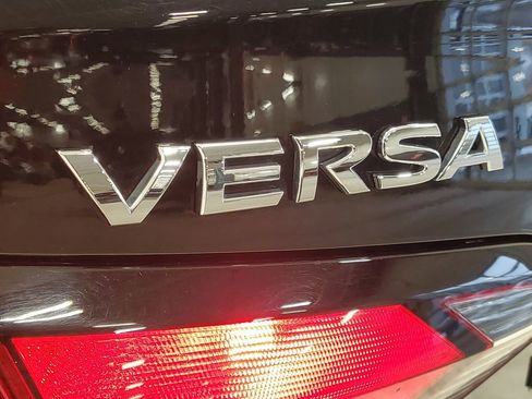 Used 2025 Nissan Versa SV image 6