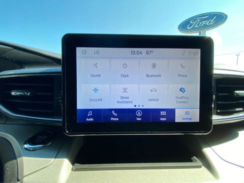 Used 2023 Ford Explorer XLT w/ Equipment Group 202A AWD/4WD image 35
