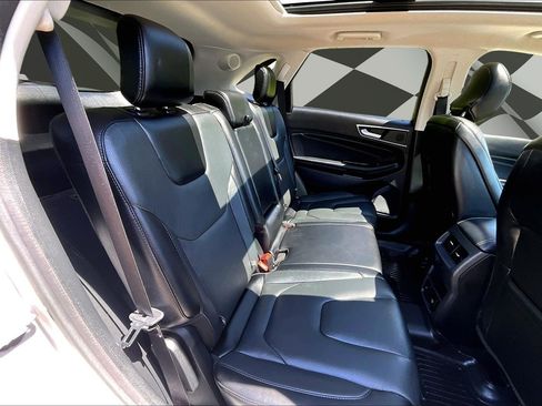 Used 2019 Ford Edge Titanium w/ Equipment Group 301A FWD image 26