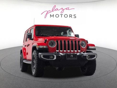 Used 2018 Jeep Wrangler Unlimited Sahara AWD/4WD image 3