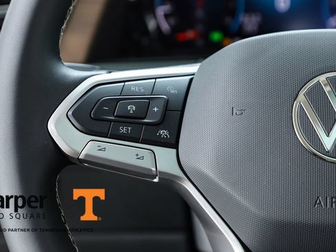 Used 2024 Volkswagen Atlas SE FWD image 21