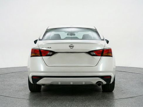 Used 2025 Nissan Altima 2.5 SV image 7