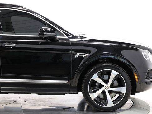 Used 2019 Bentley Bentayga AWD/4WD image 84