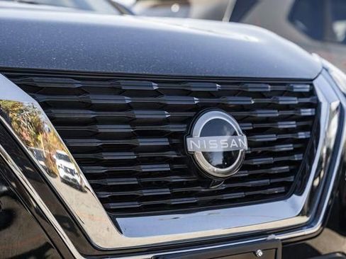 Used 2022 Nissan Rogue SV w/ SV Premium Package image 10