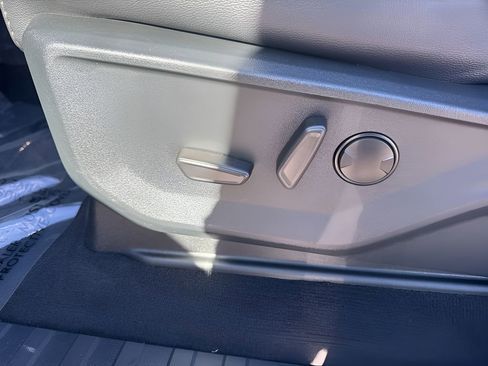 Used 2025 Ford F350 Lariat w/ Lariat Ultimate Package image 10