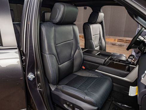 Used 2025 Toyota Tundra Platinum image 31