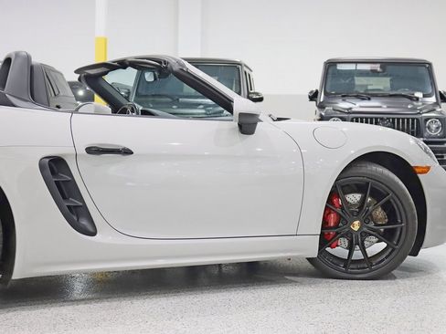 Used 2018 Porsche 718 Boxster S image 13