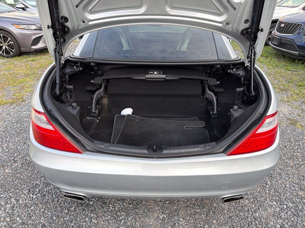 Used 2015 Mercedes-Benz SLK 250 image 10
