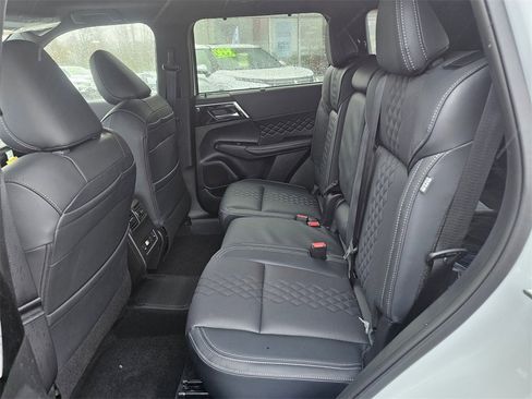 New 2025 Mitsubishi Outlander SEL Black Edition image 11
