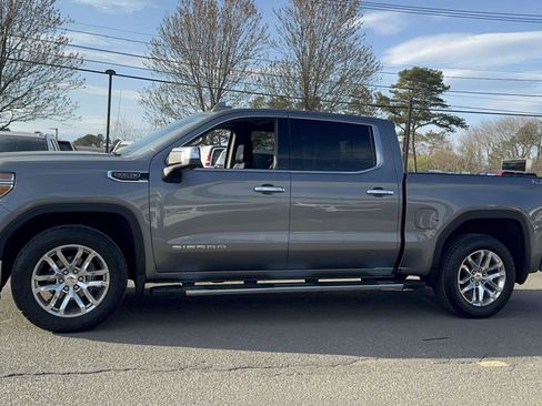 Used 2022 GMC Sierra 1500 SLT w/ SLT Premium Plus Package AWD/4WD image 4