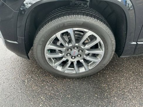 Used 2023 GMC Acadia Denali w/ Denali Technology Package image 9