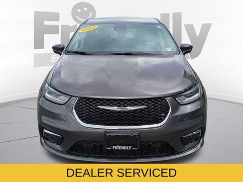 Used 2023 Chrysler Pacifica Touring-L w/ Uconnect Theater Family Group AWD/4WD image 2