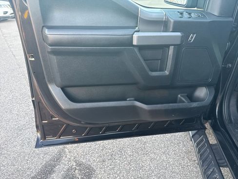 Used 2015 Ford F150 XLT w/ Equipment Group 302A Luxury image 11