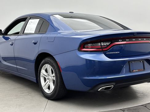 Used 2022 Dodge Charger SXT w/ Leather Interior Group RWD image 6