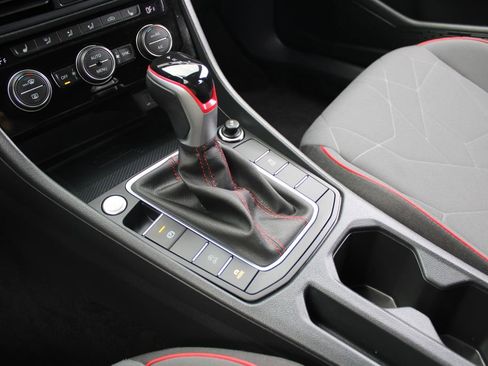 Certified 2024 Volkswagen Jetta GLI 40th Anniversary Edition image 17