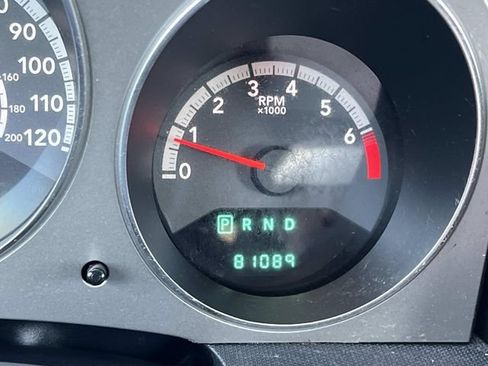Used 2010 Dodge Avenger R/T FWD image 22