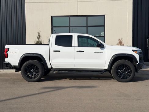 Used 2024 Chevrolet Colorado Trail Boss w/ Technology Package image 2