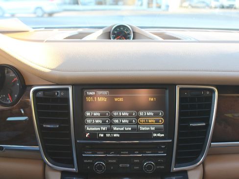 Used 2015 Porsche Panamera 4 image 7