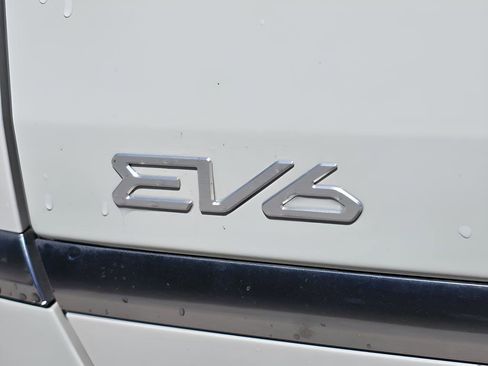 Used 2024 Kia EV6 Wind AWD/4WD image 12