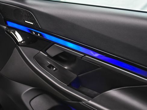 Used 2025 BMW 540i xDrive 540i xDrive image 17