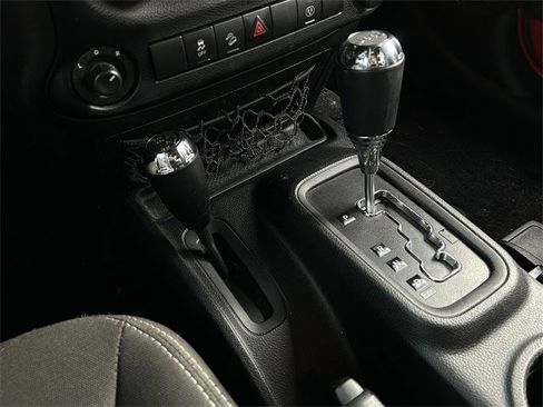 Used 2017 Jeep Wrangler Sahara image 20