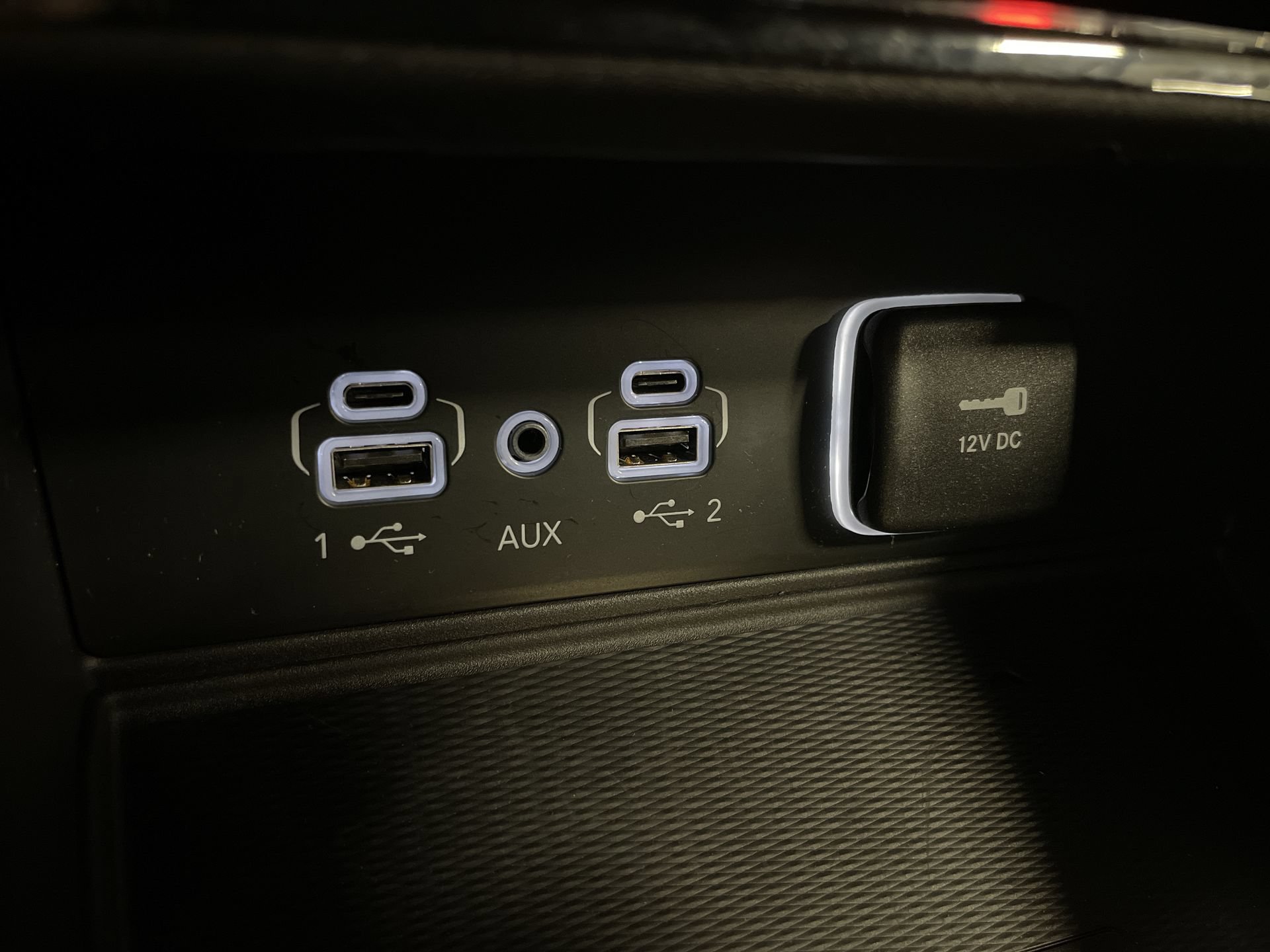 Used 2023 Jeep Grand Cherokee Altitude RWD image 30