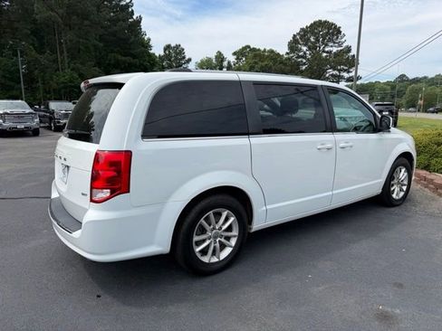 Used 2020 Dodge Grand Caravan SXT FWD image 5