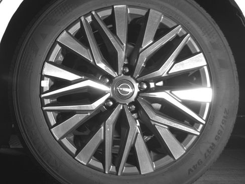 Used 2025 Nissan Altima 2.5 SV image 14