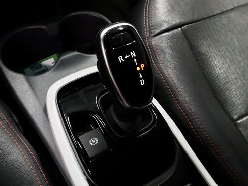 Used 2020 Chevrolet Bolt Premier w/ Infotainment Package image 31