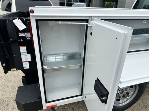 New 2025 Ford F250 XL w/ XL Chrome Package image 10