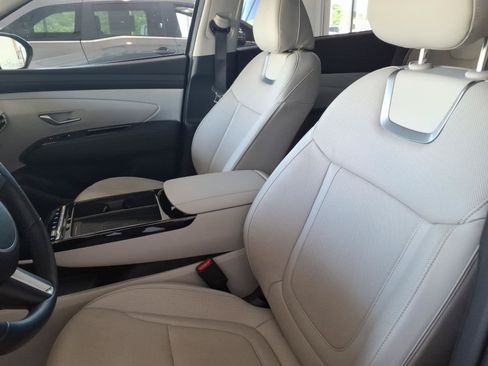 Certified 2025 Hyundai Tucson Limited AWD/4WD image 10