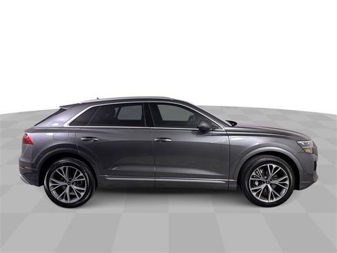 Used 2024 Audi Q8 Premium Plus image 9