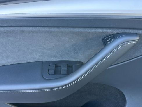 Used 2023 Tesla Model Y Long Range image 11