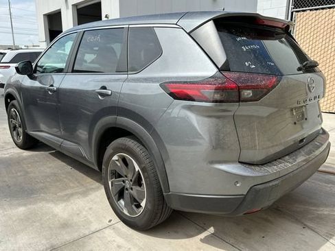 Used 2025 Nissan Rogue SV AWD/4WD image 6