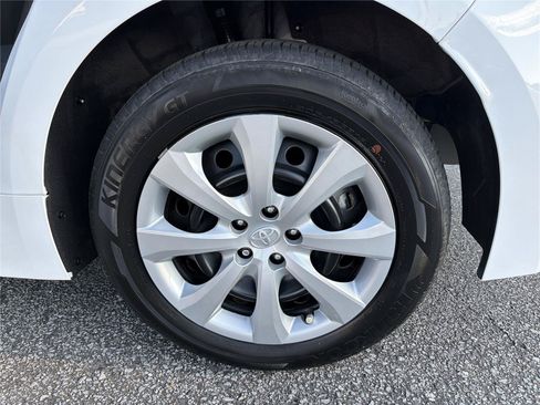 Used 2024 Toyota Corolla LE FWD image 18