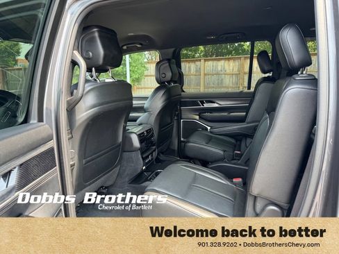 Used 2024 Jeep Wagoneer Series II AWD/4WD image 16