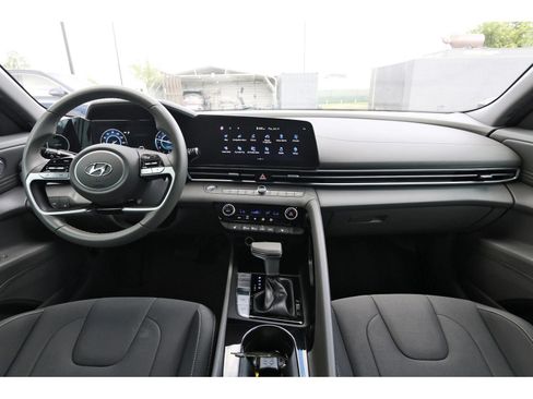 Certified 2023 Hyundai Elantra SEL w/ Convenience Package FWD image 12