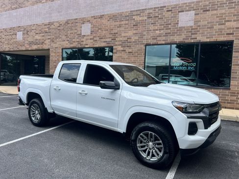 Used 2025 Chevrolet Colorado LT w/ Advanced Trailering Package RWD image 40