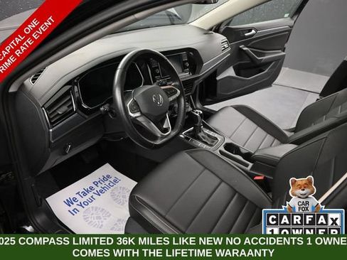 Used 2024 Volkswagen Jetta SE FWD image 11