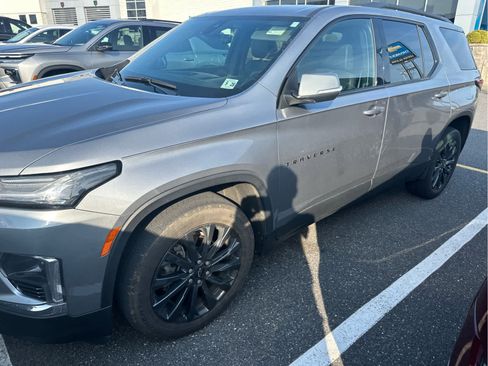 Certified 2023 Chevrolet Traverse RS w/ LPO, Floor Liner Package image 9