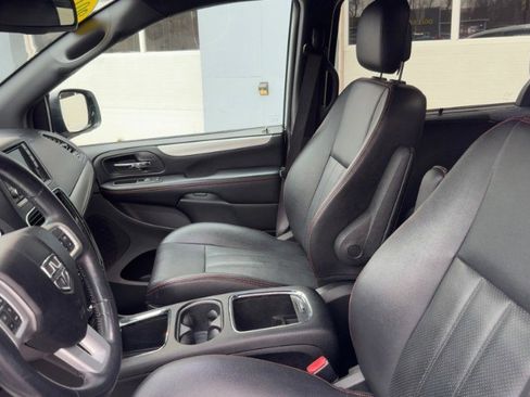 Used 2019 Dodge Grand Caravan GT image 10