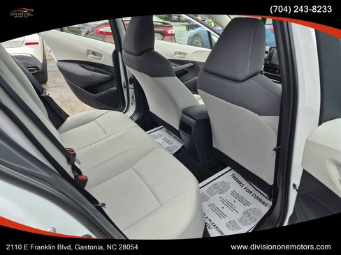 Used 2022 Toyota Corolla LE FWD image 14