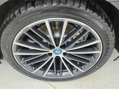 Used 2023 BMW 530e xDrive w/ Premium Package image 61