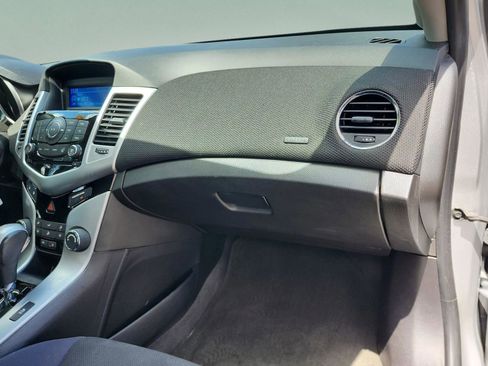 Used 2014 Chevrolet Cruze LT FWD image 19