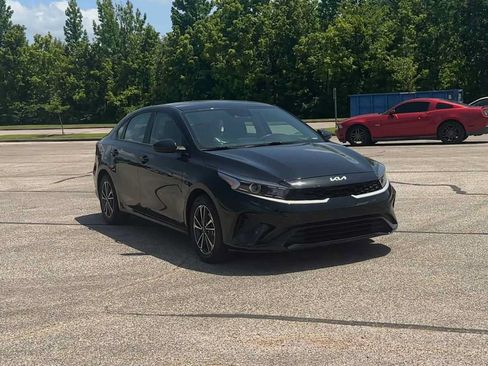 Used 2024 Kia Forte LXS FWD image 2