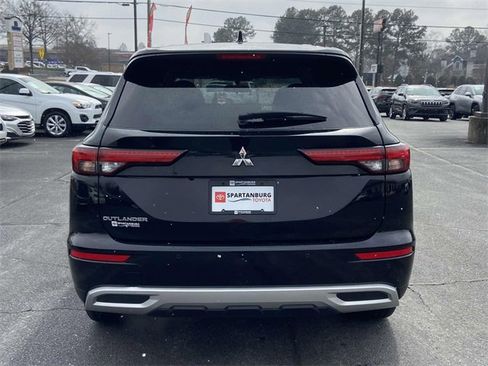 Used 2024 Mitsubishi Outlander SE image 4